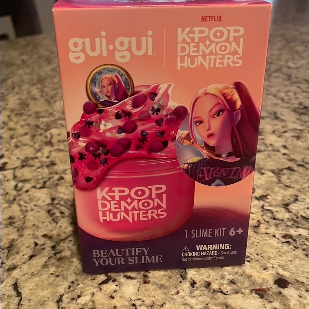 K-Pop Demon Hunters Pink Slime Kit